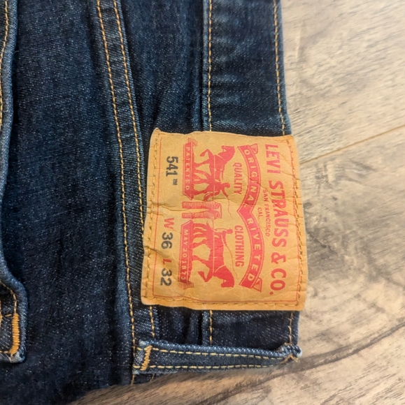 Men's Levi's 541 jeans - Picture 2 of 3